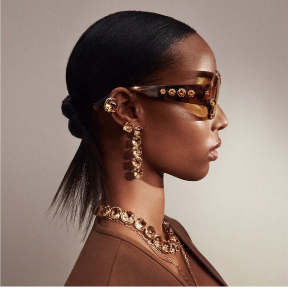 Sunglasses
Oversized, Octagon shape BNWOT  IN ORIGINAL CASE - Picture 4 of 16